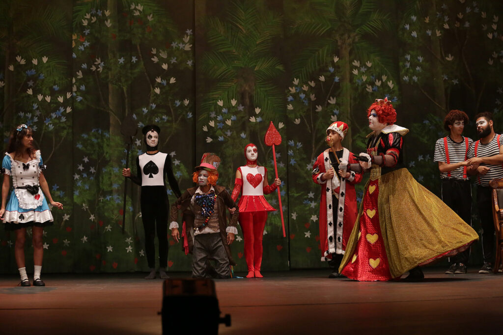 Espetáculo “As Aventuras de Alice” marca Semana da Criança no Trianon ...